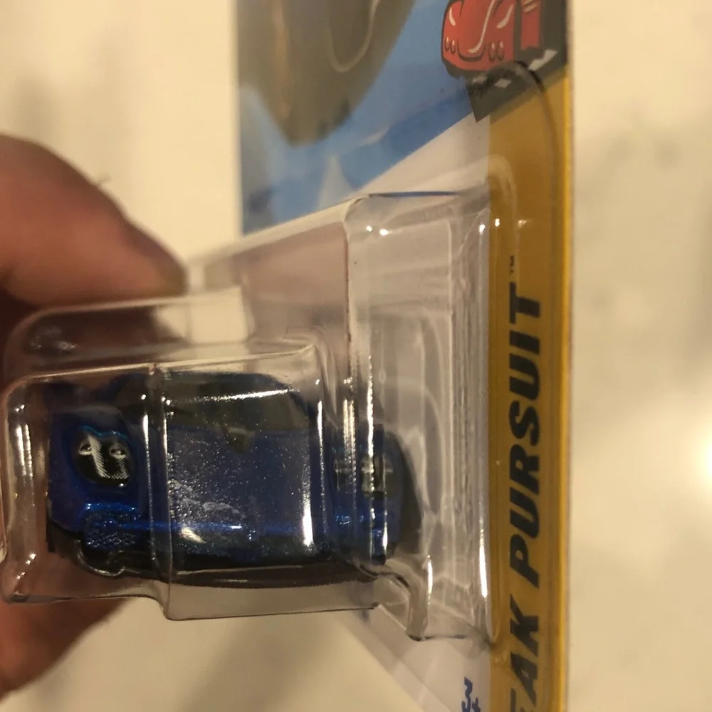 Mattel Hot Wheels Blue Pagani Utopia